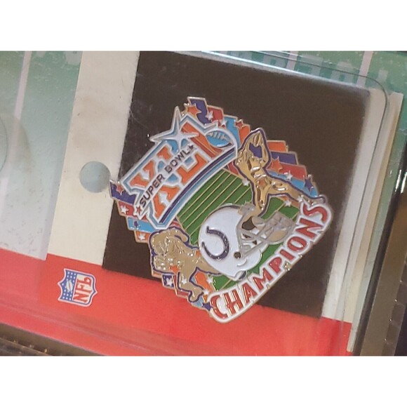 2 Indianapolis Colts Champions Super Bowl XLI Helmet Pin NFL NEW PSG FOOTBALL - Picture 4 of 5